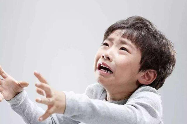 7岁孩子总是喊着肚子疼,儿子七岁经常说肚子疼