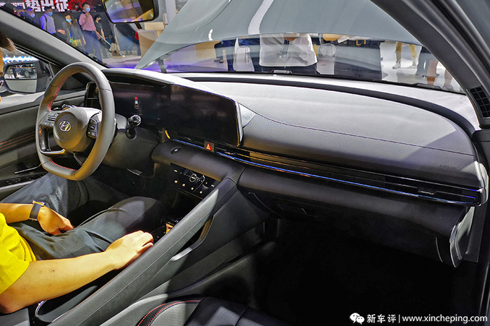 吉利星瑞和高尔夫8哪个更值得买,高尔夫和星瑞