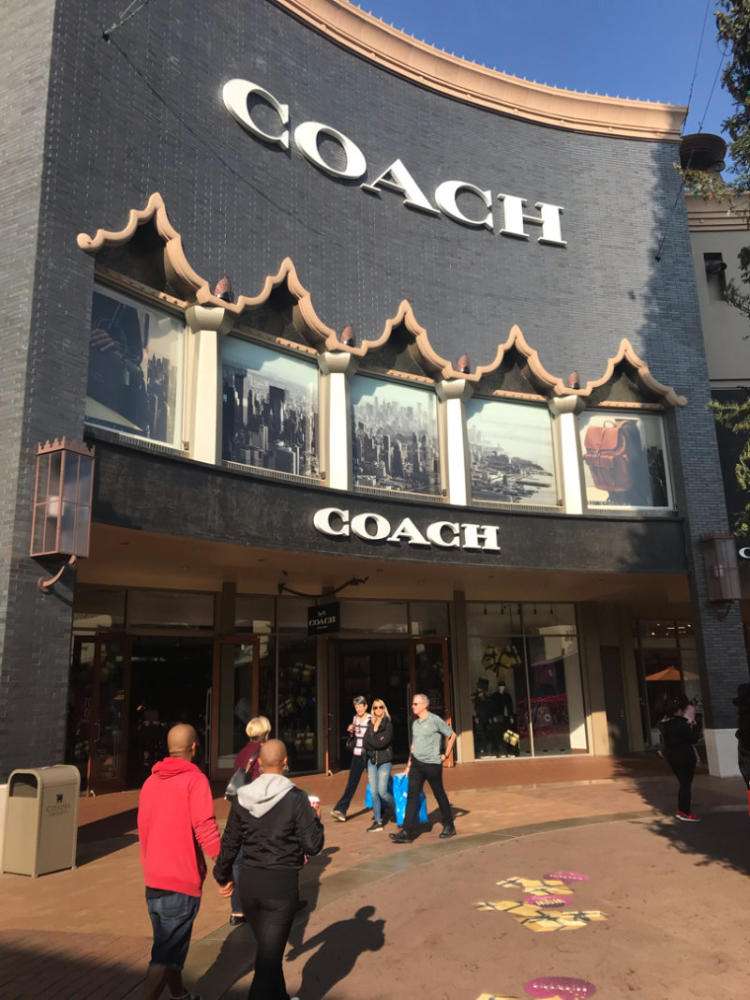 蔻驰包包在美国买比中国便宜多少,蔻驰蓝色为什么那么贵