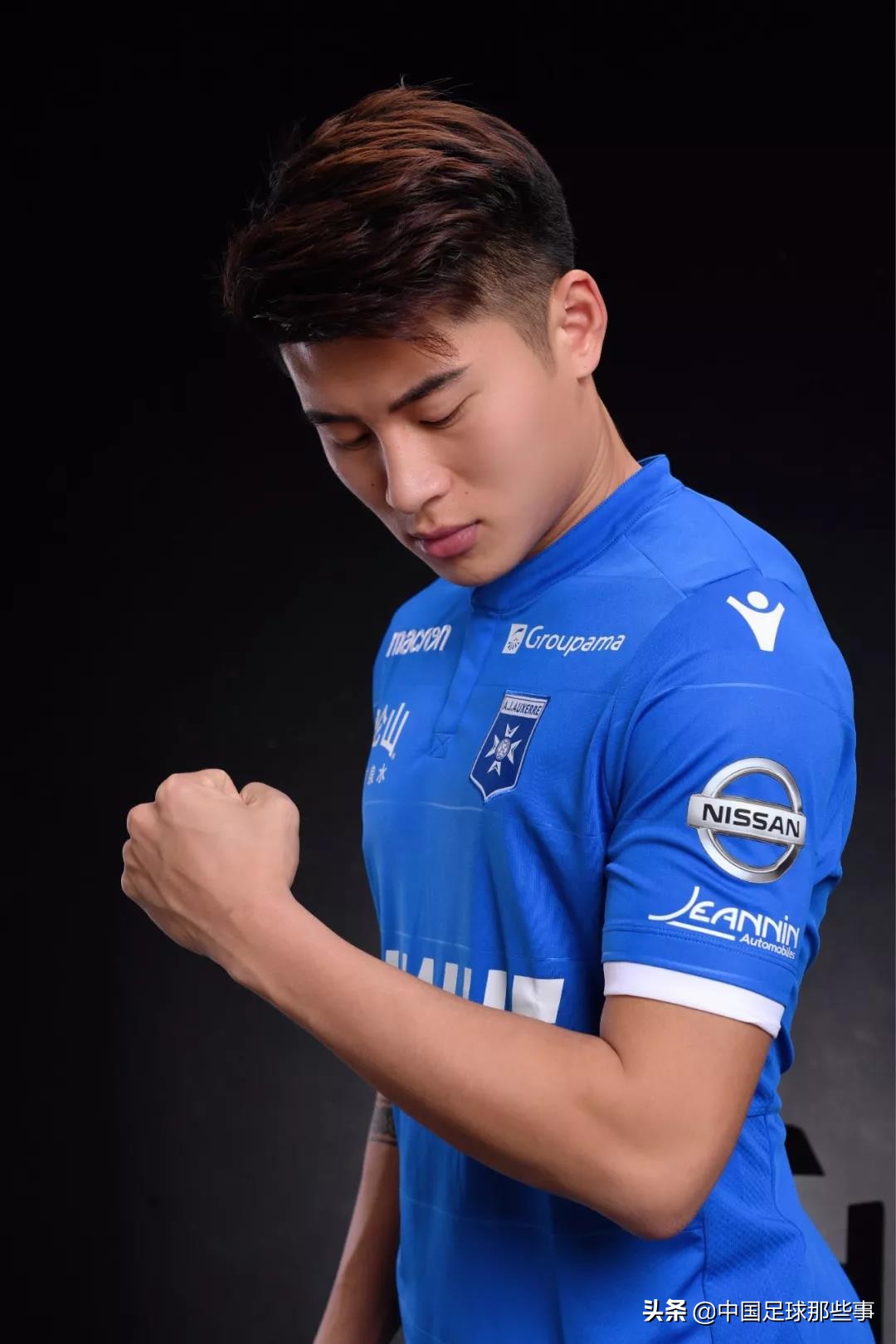 曾诚1-0法国巅峰表现,中国足坛最帅的球员