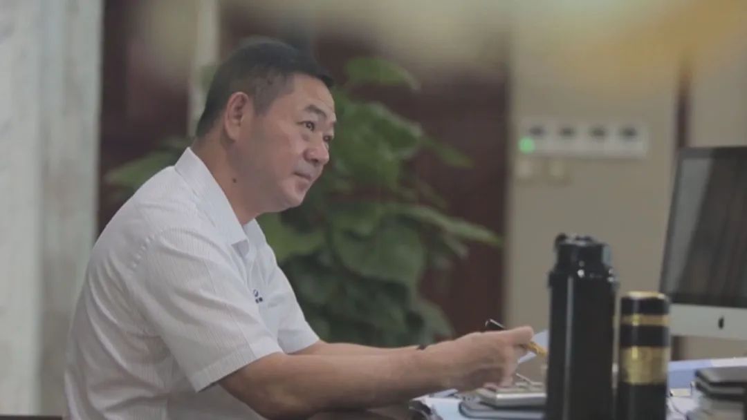 仅靠“两条鱼”，这位潮商白手起家缔造出二十亿年产值的渔业王国