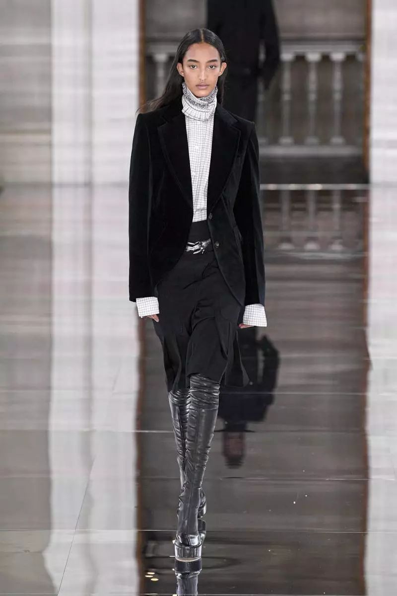 波司登羽绒时装周,波司登伦敦时装周中国红