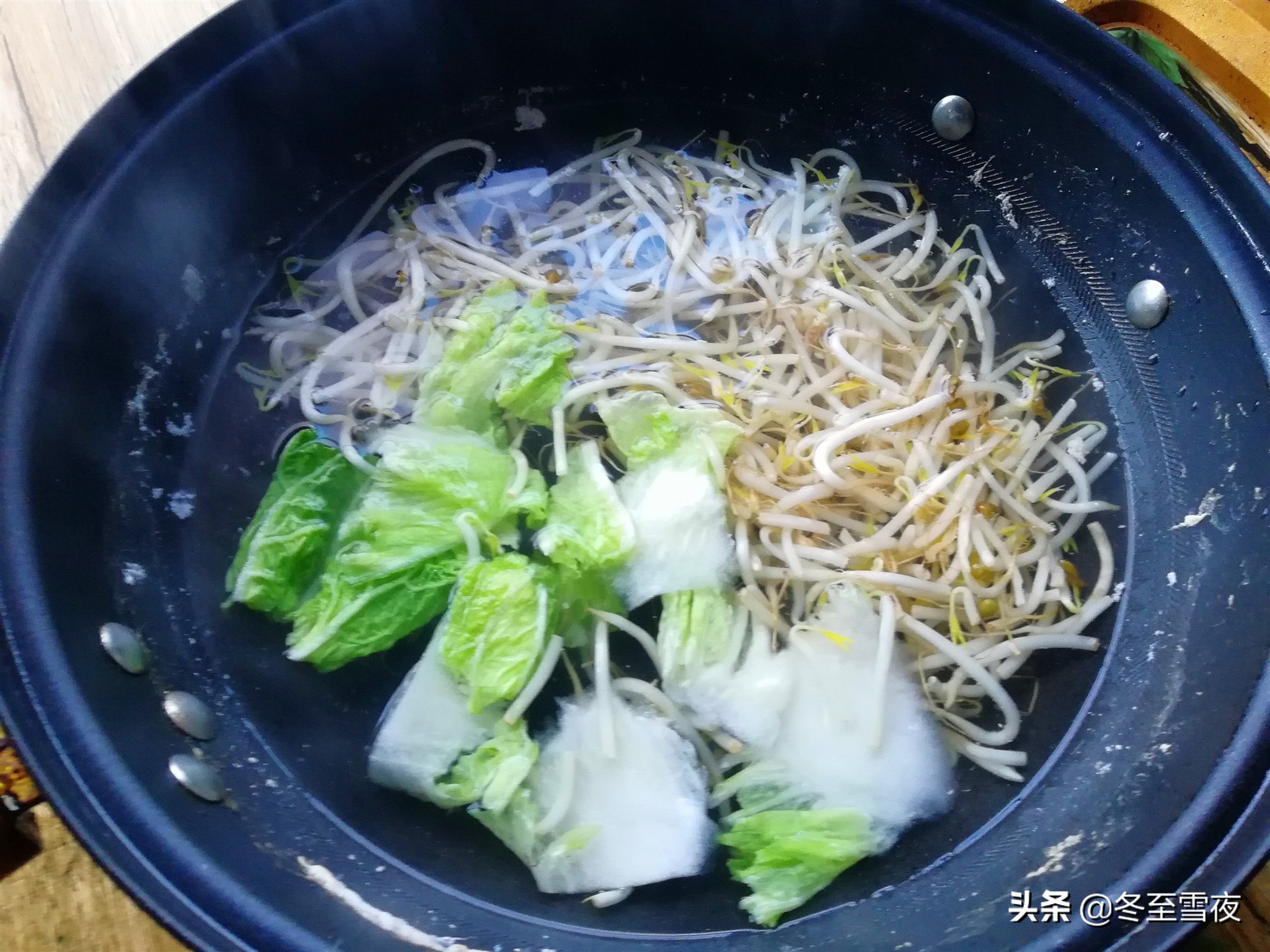 用纸做的泡面的面条怎么做,面条和泡面合在一起的做法