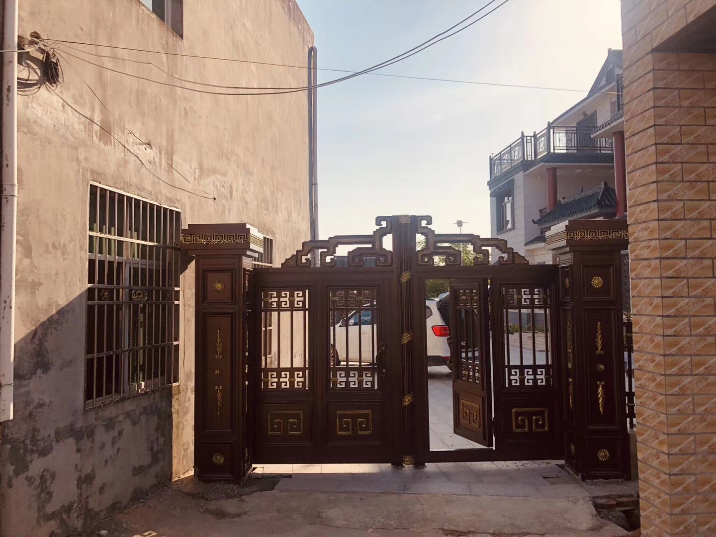 双开铝艺大门安装,双开铝艺大门