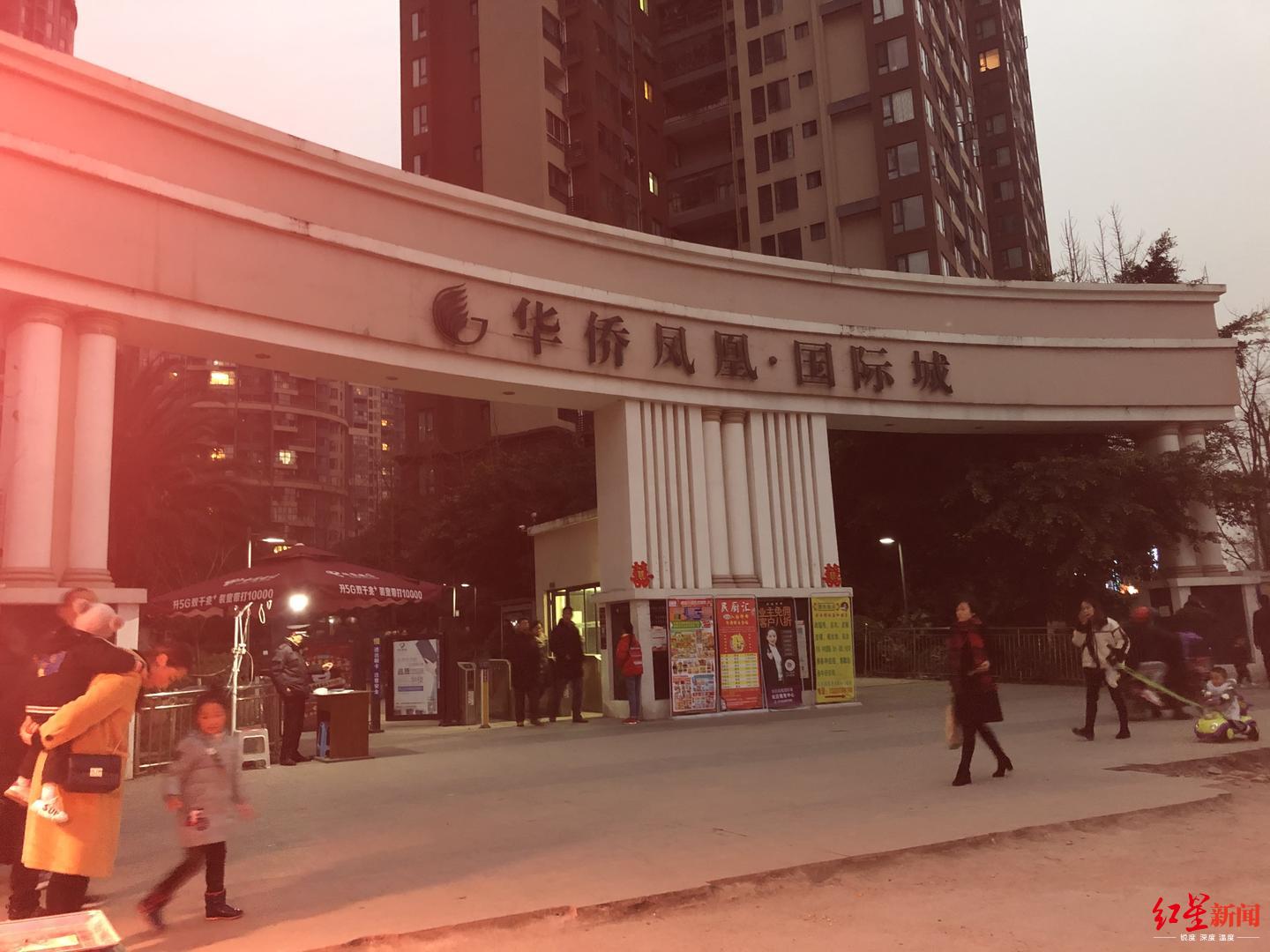 女子遭男子尾随电梯霸气警告,女子被陌生男子尾随进电梯