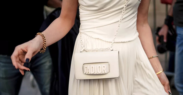 香奈儿今年最新款包包排行榜,香奈儿古驰包包推荐