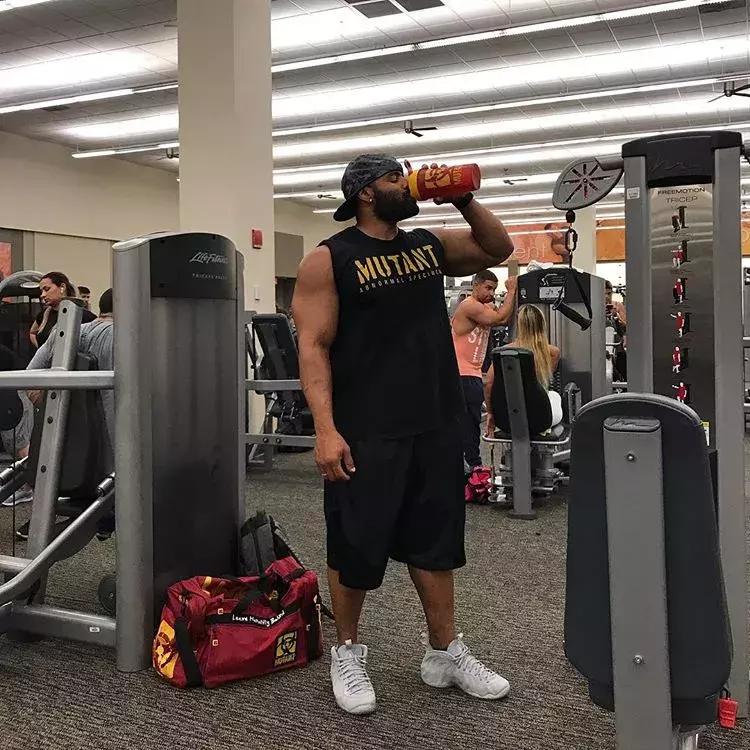 健身补剂的维生素含量越多越好吗,健身初练者怎么选择补剂