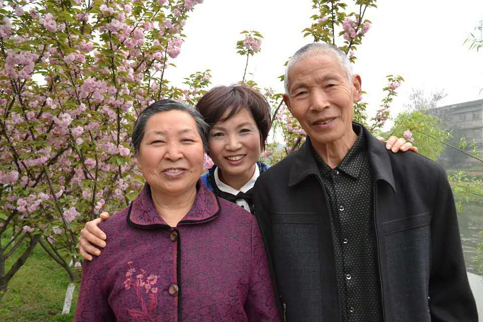 天地一尘｜妈妈的蒲扇