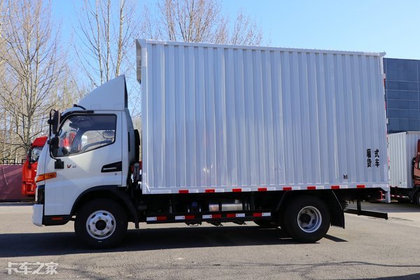 云内德威d25轻卡,云内d25发动机配法士特8挡轻卡