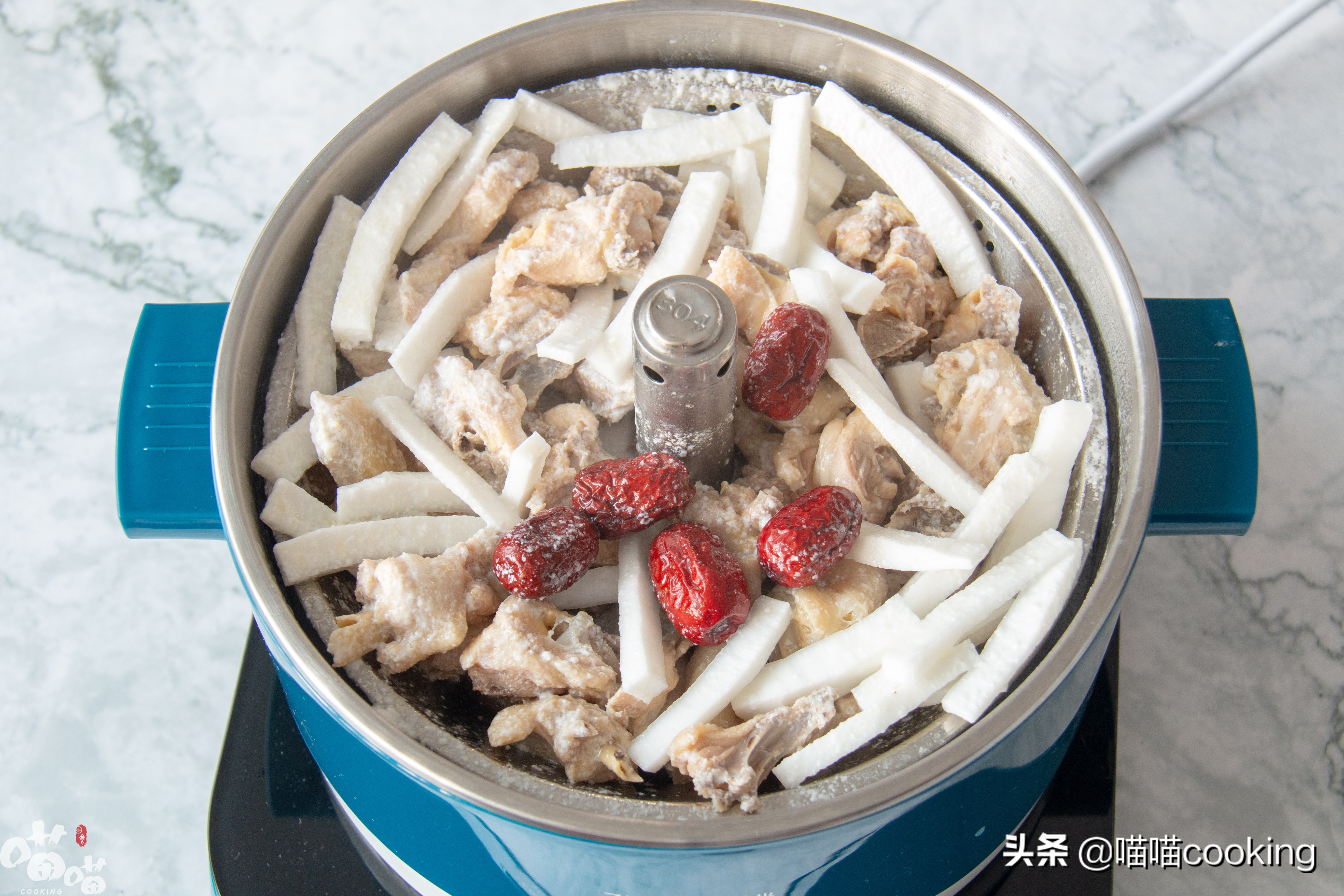 如何做椰子鸡火锅,椰子鸡火锅的做法视频教程