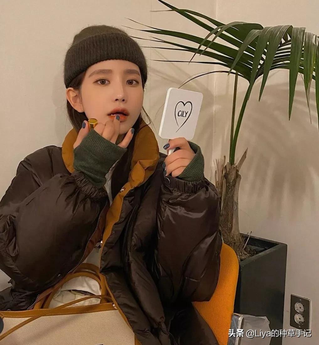 满大街都是骆驼羽绒服,满大街都在穿皮草外套长靴真洋气