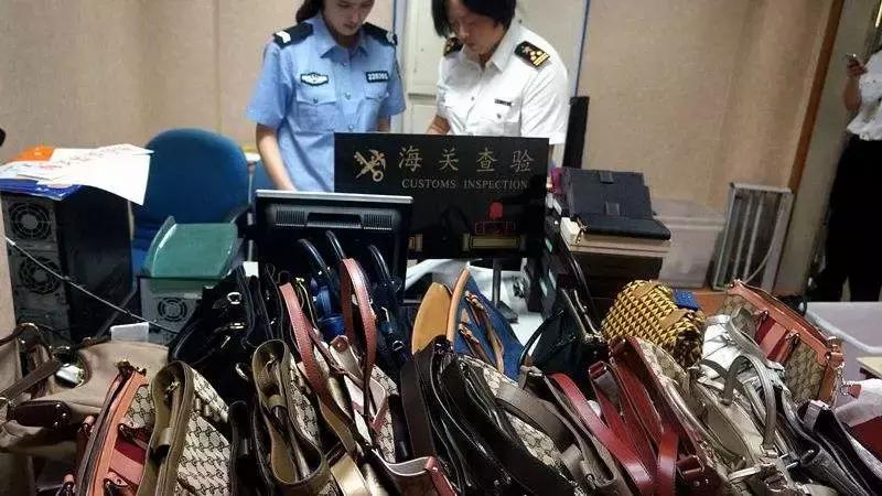 回国携带物品免税流程,国外带东西回国海关免税额是多少