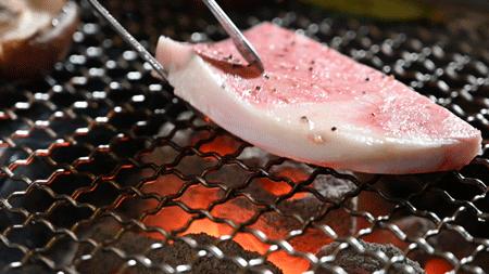 这家烤肉巨头新店开业就“爆店”!现在还能免费吃肉,这也太棒了