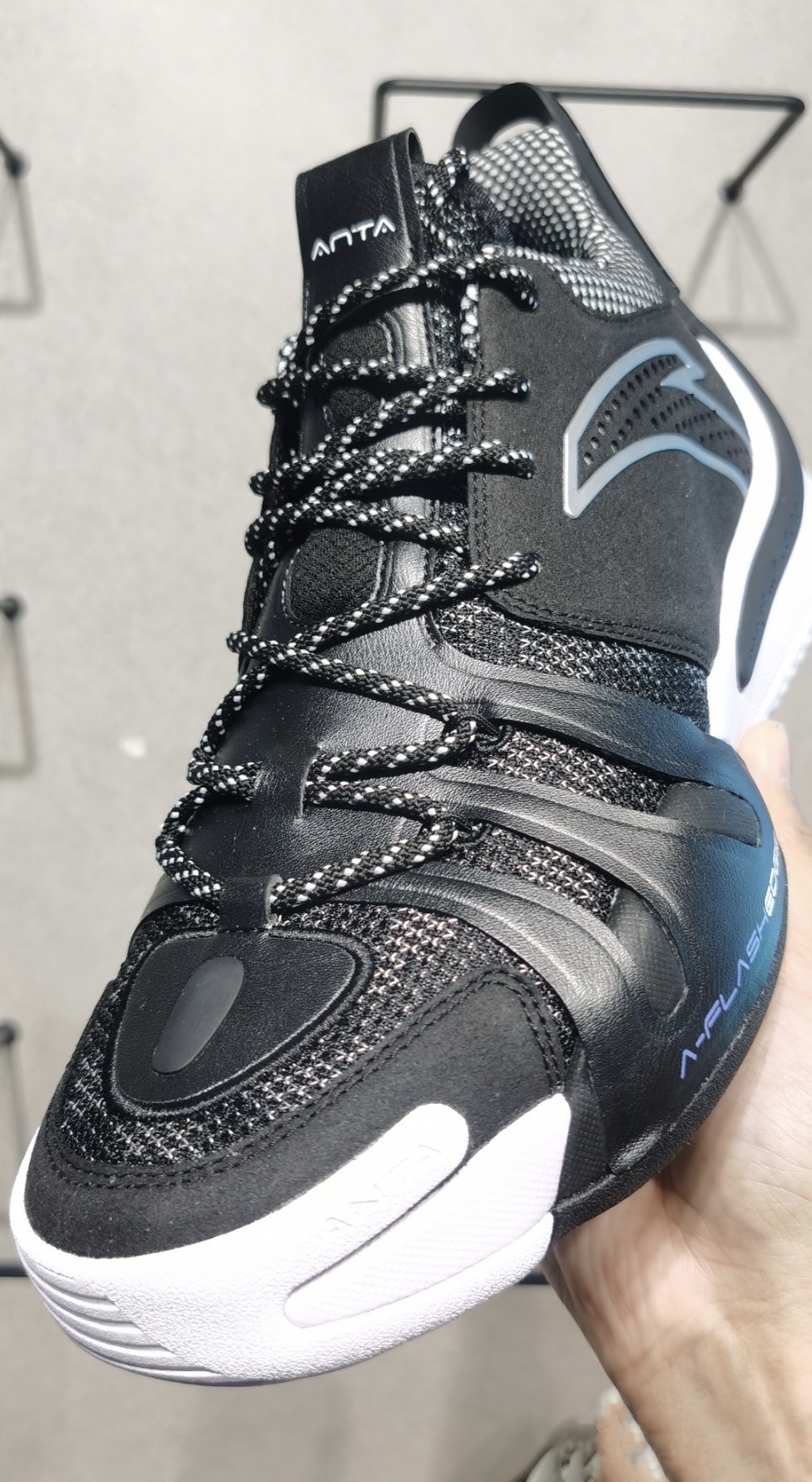 字母哥3代篮球鞋偏大还是偏小,字母哥球鞋3代上脚合集