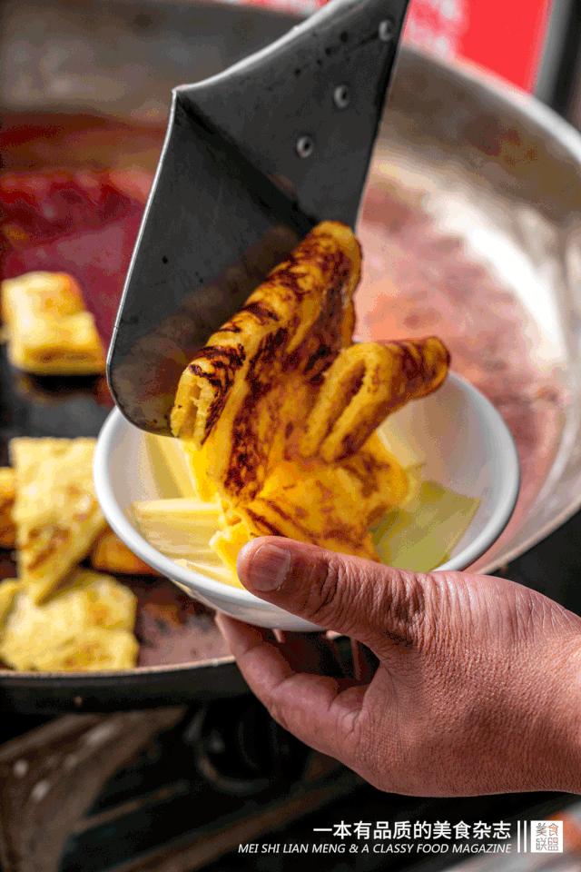 昆明这家小吃店里的传奇男人,17年来让人又嫉妒又欢喜