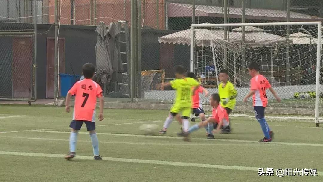 这项德阳千余名选手参与的足球赛名次出来了！冠军是他们