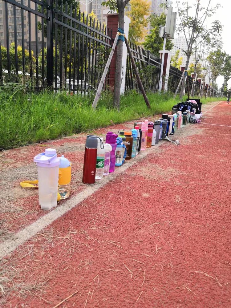 青春在磨砺中成长新高一军训,青春飞扬军训