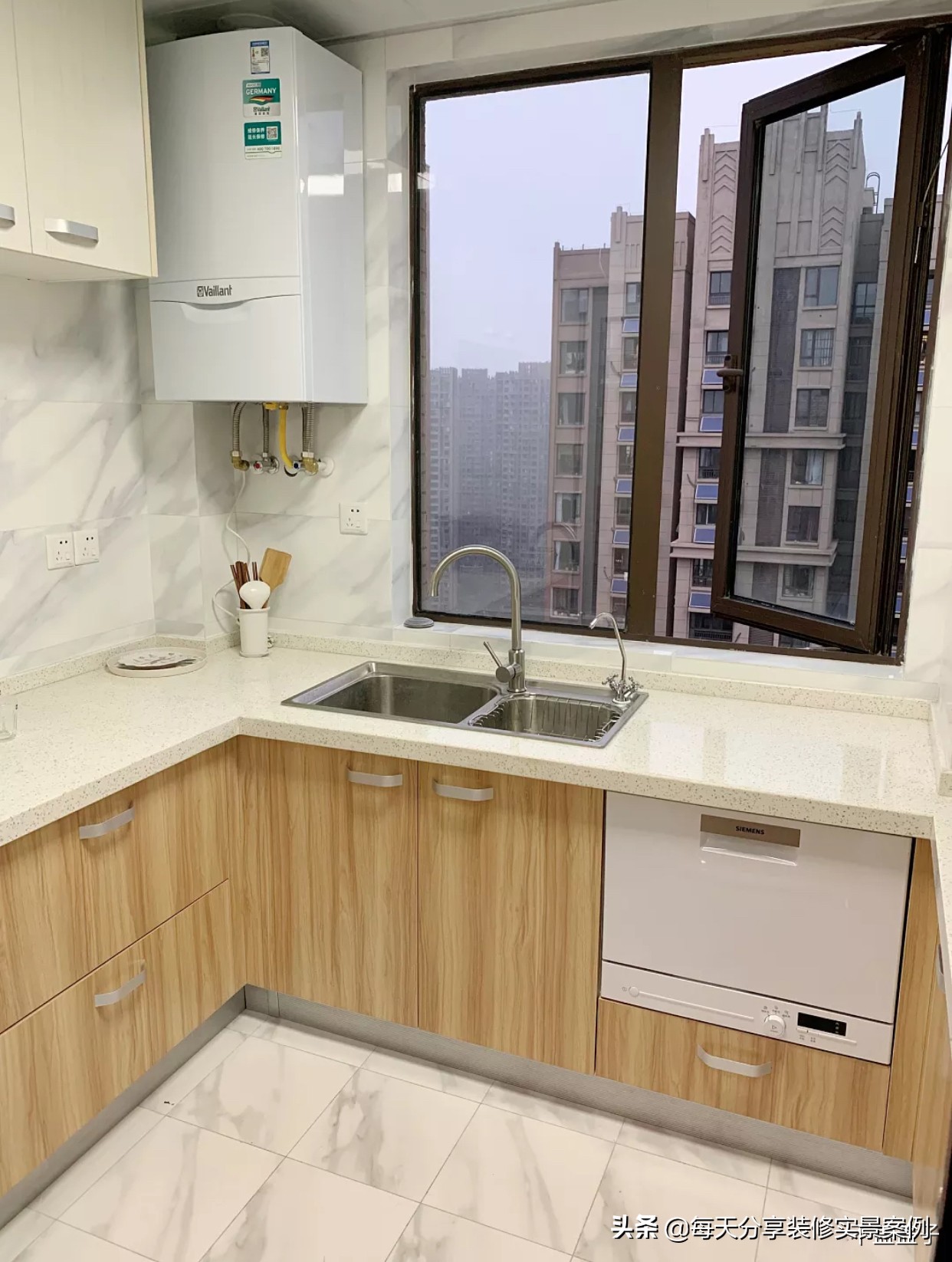 装修好了再装酒柜,装修完之后又想做酒柜