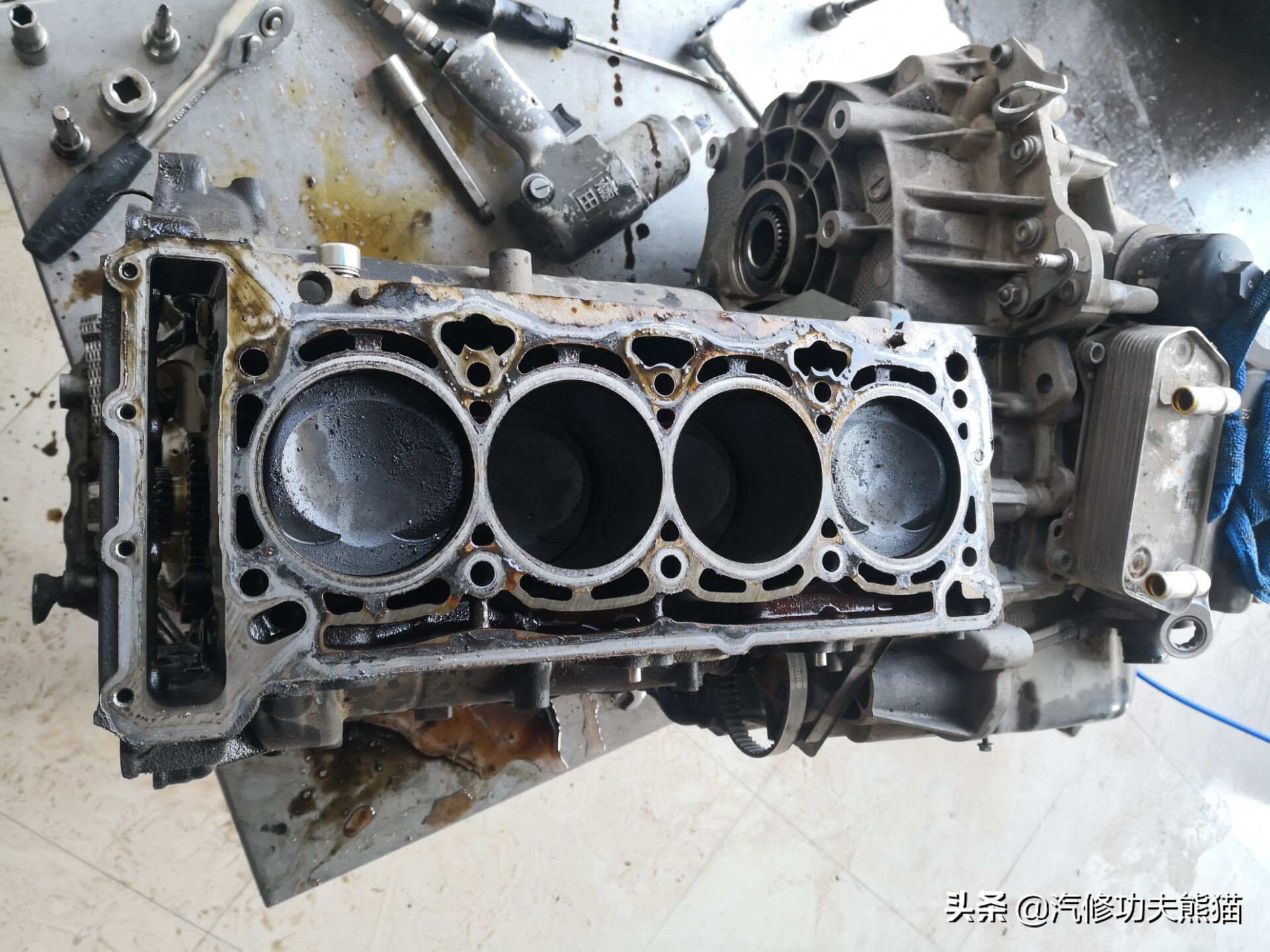 斯柯达昊锐发动机烧机油大修,18款的斯柯达为什么烧机油