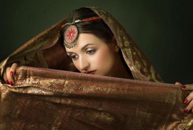 波斯公主太“绝美”，145人求婚13男为她自杀，公主真实长相曝光