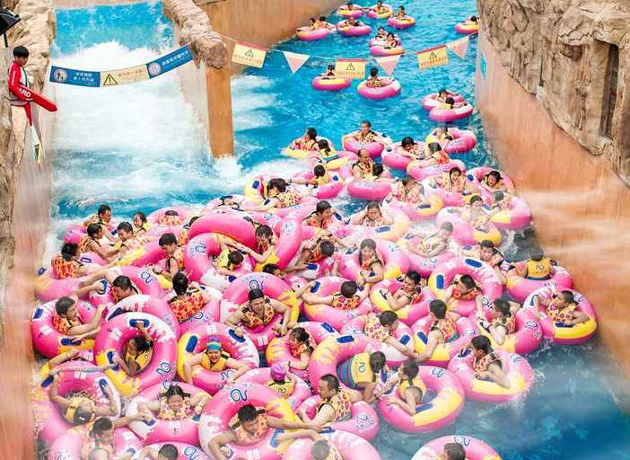 广州长隆水上乐园巨洪峡第一视角,广州长隆适合小朋友玩的水上乐园