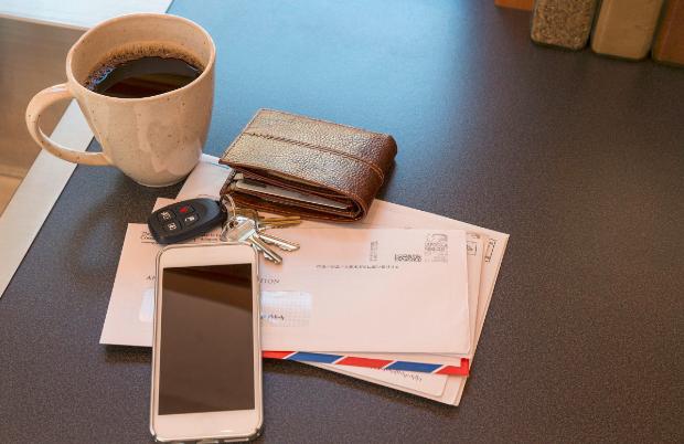 乔布斯从口袋里掏出手机那一刻,原来乔布斯最重要的就藏在手机里