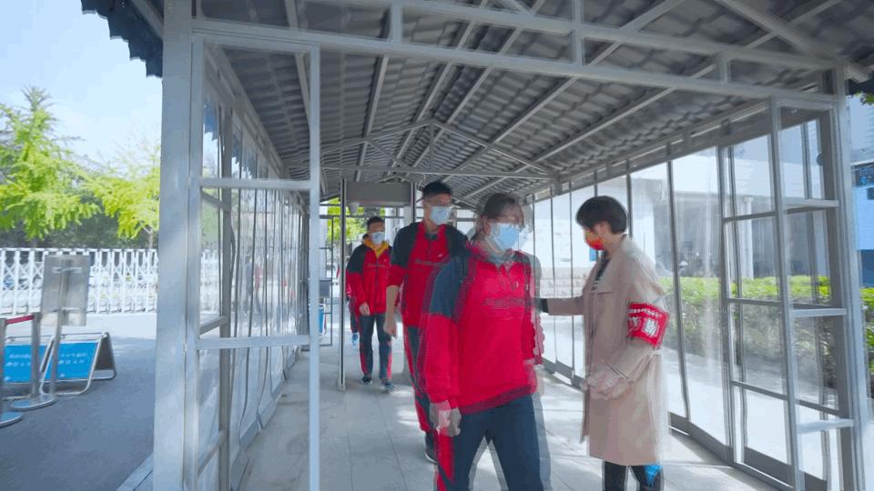 南京八大名校高考喜报,北大喜报背后的故事