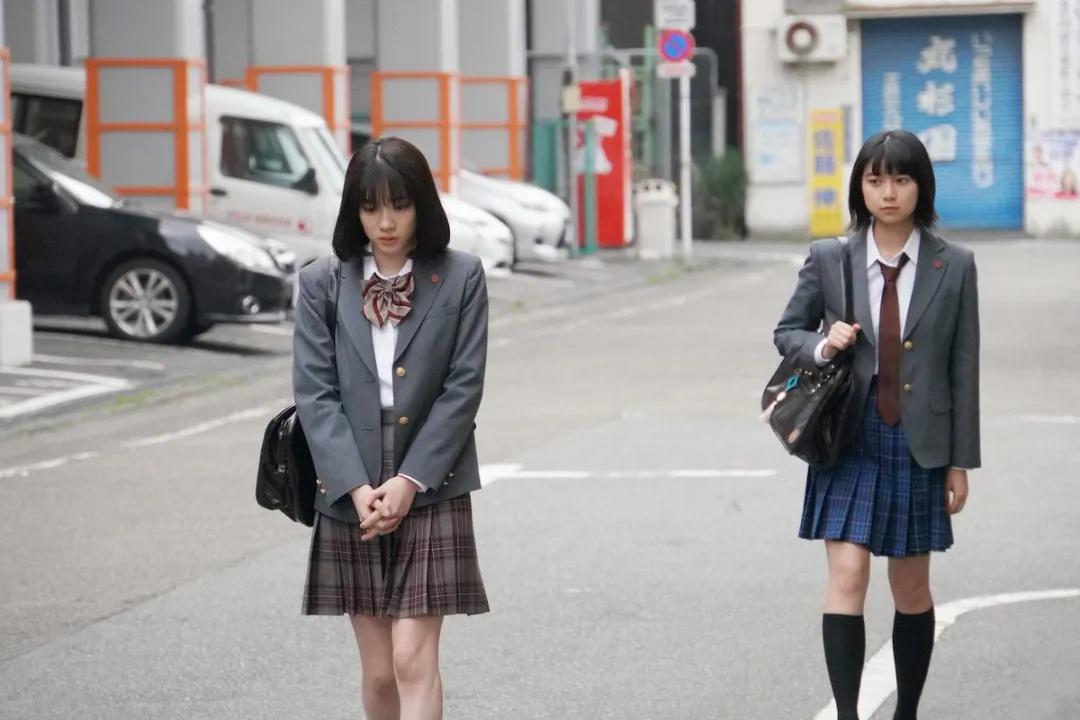 10万一套的jk制服,为什么都穿jk制服