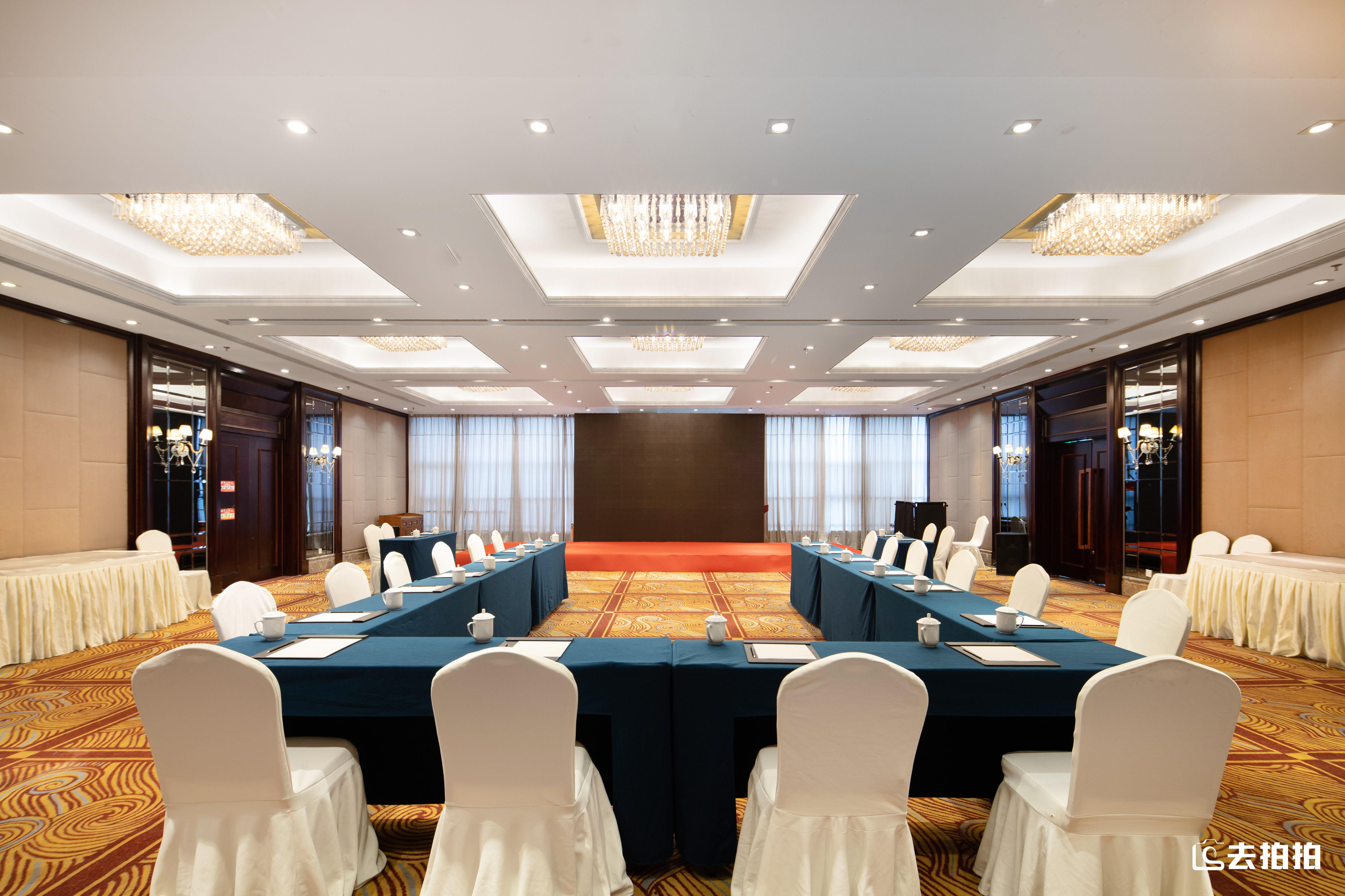 去拍拍蓝海酒店l做一片有温度的“蓝海”