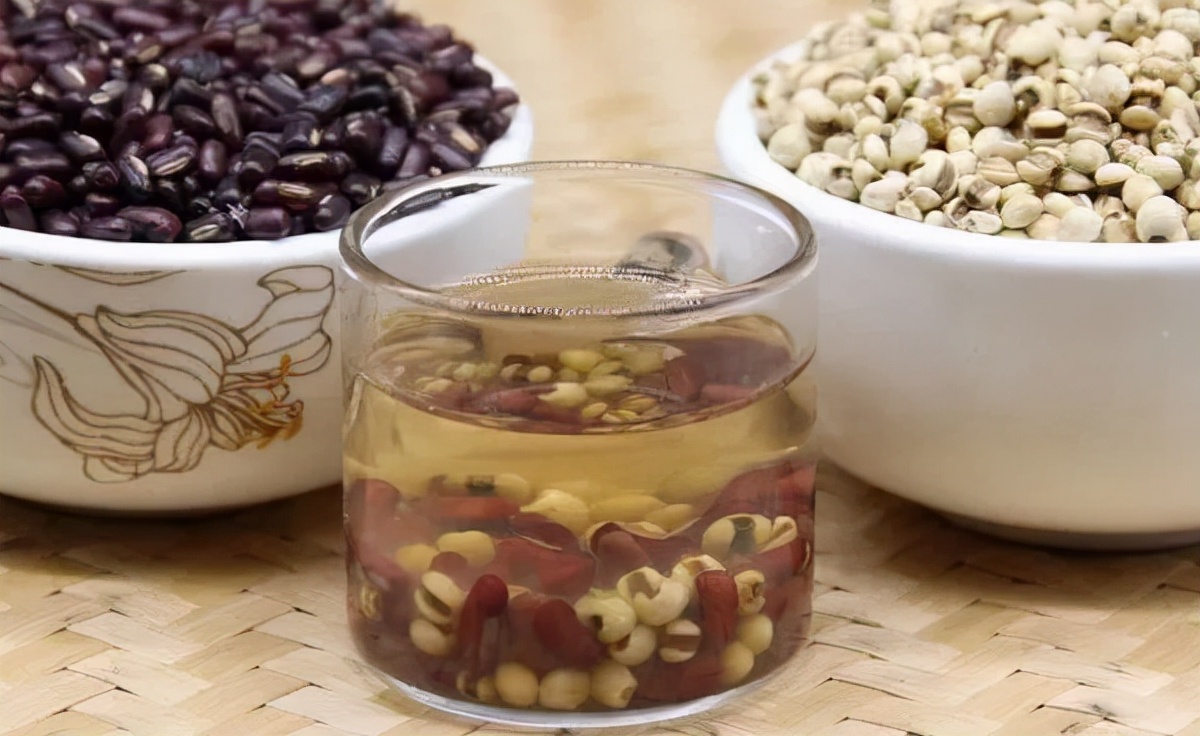 有哪些适合秋天喝的养生饮品,适合秋天喝的养生茶做法