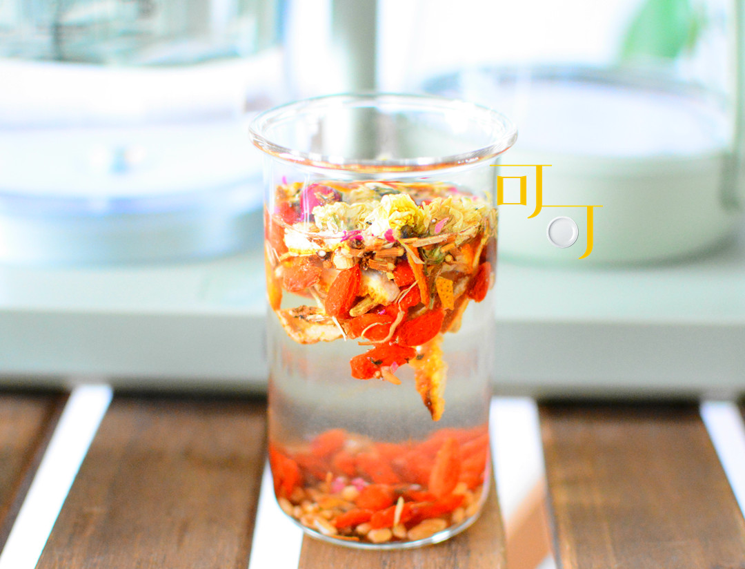 初夏清晨一杯茉莉花茶入心,初夏来一盏下关沱茶