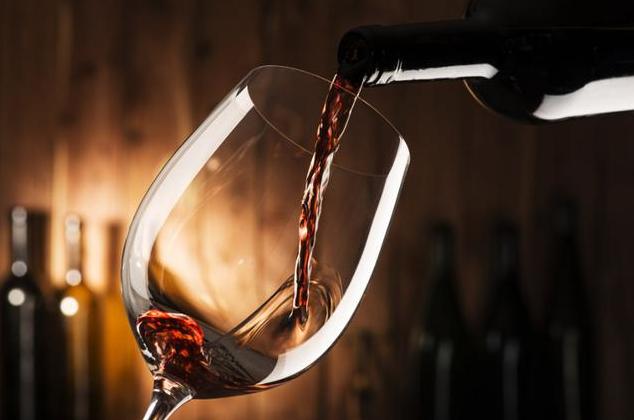 红酒过期还能要吗,红酒过期有结晶能不能喝
