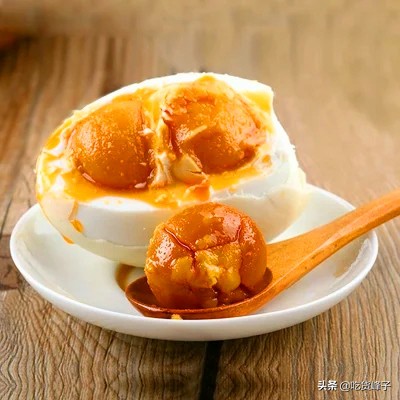腌咸鸭蛋不用黄泥的做法,腌咸鸭蛋不用料汁