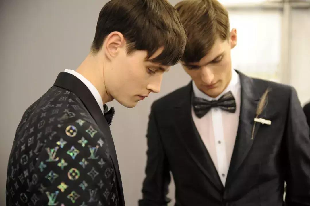 美宝莲限定口红,美宝莲买口红送的包