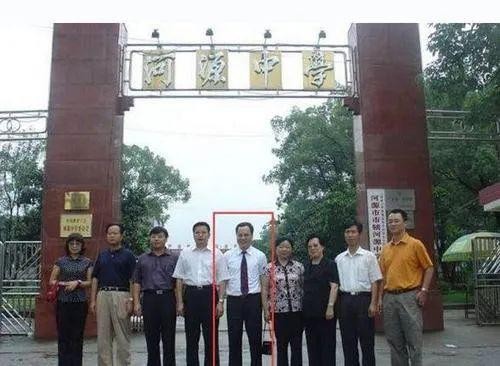 刚当首富3个月，千亿王国就崩了，最惨中国首富真是个大忽悠？