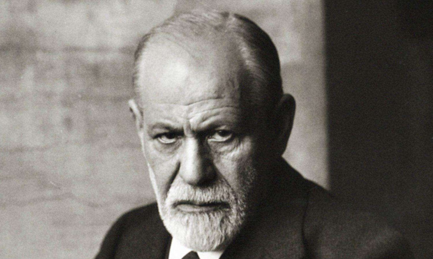 人无不性：夫妻俩在应急车道体验“夫妻生活”，孩子在副驾驶睡觉