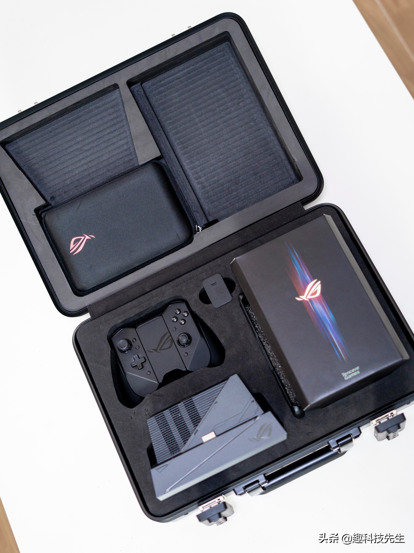 rog电竞装甲,rog3电竞装甲套装