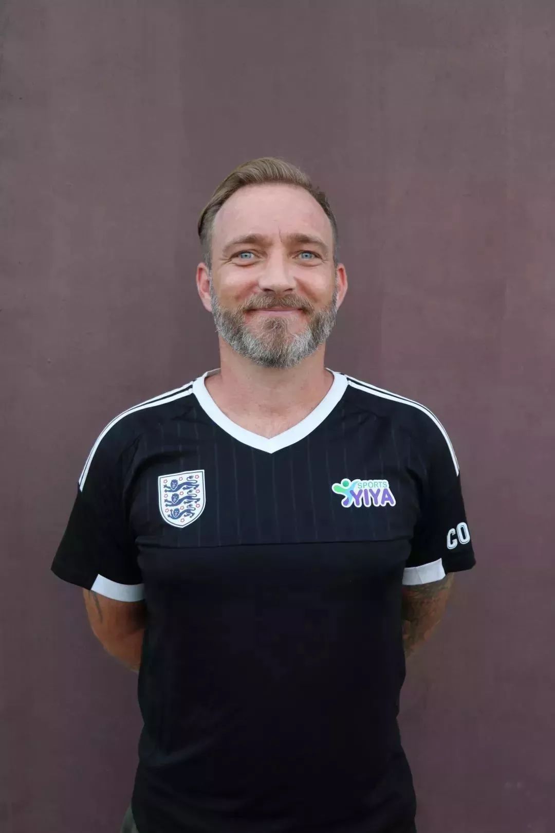 沉浸式足球训练英格兰,足球教练沉浸式教小学生