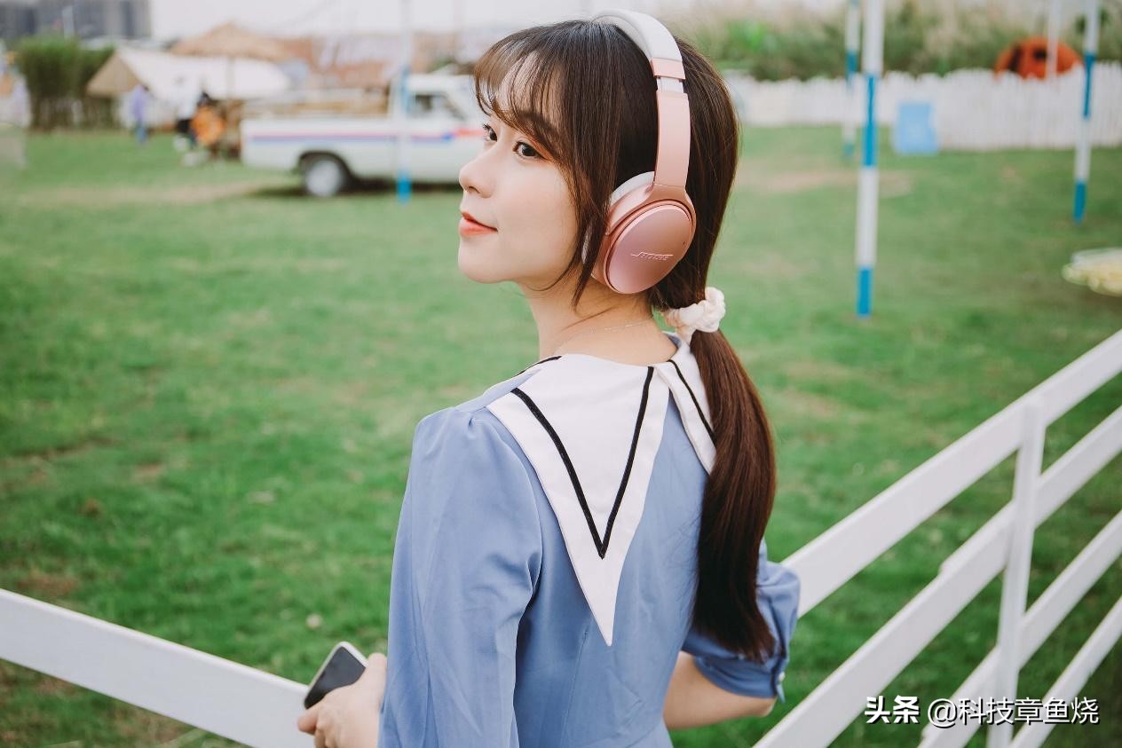 你说我馋BoseQC35II的颜色，其实我更馋它的声音