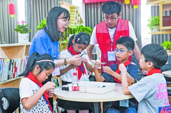 快乐的运动场“寂寞”的课桌椅——直击“双减”后开学首个周末