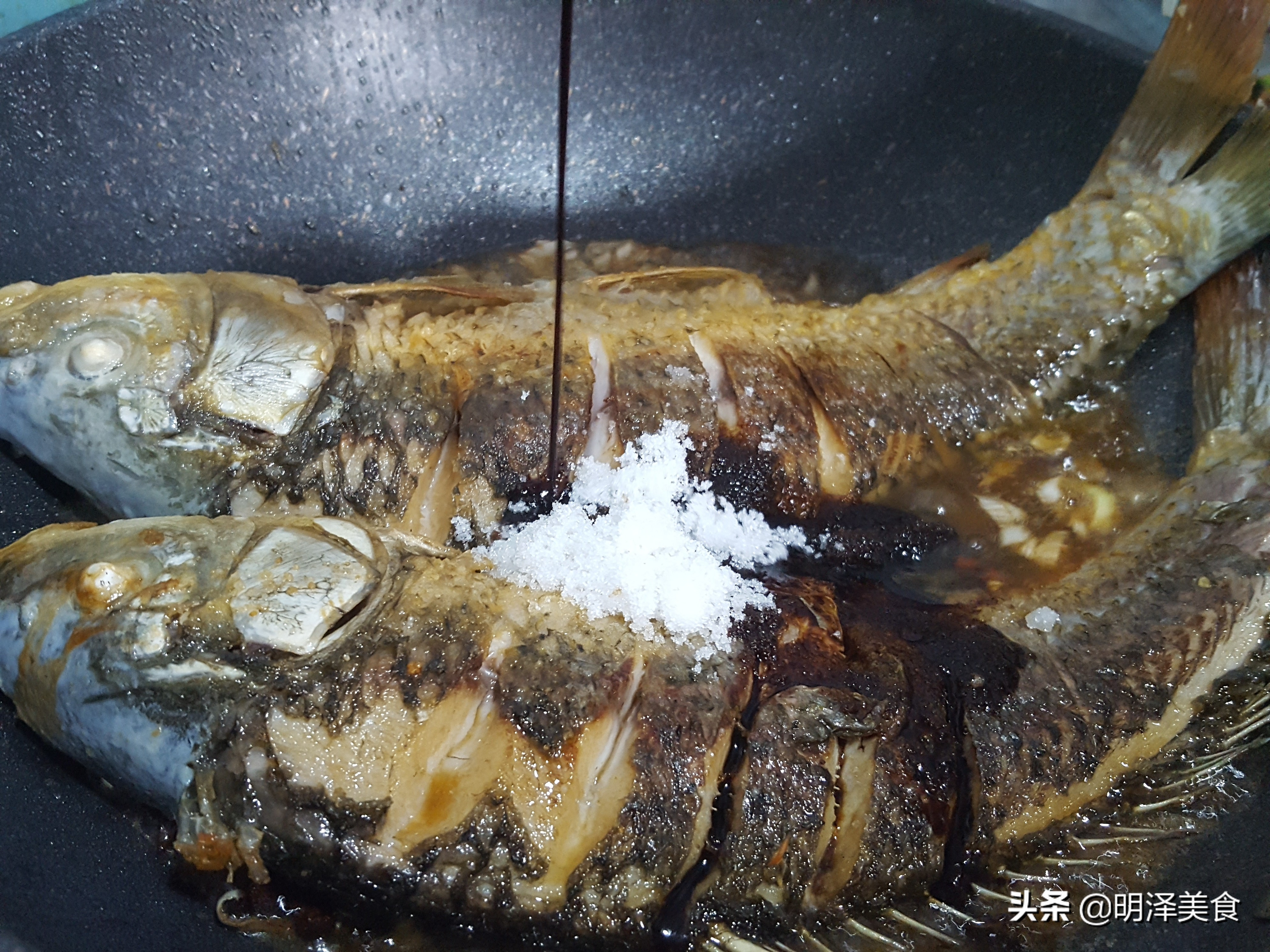 两条鲤鱼多少钱,鲤鱼炖鱼最正宗的做法