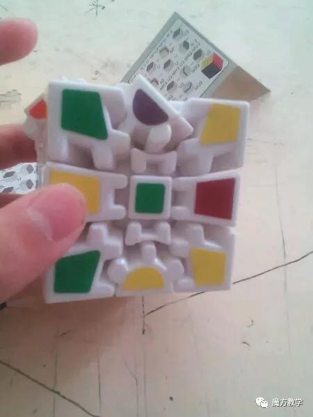 又简单又快的魔方教学,魔方教程最易看懂的魔方入门技巧