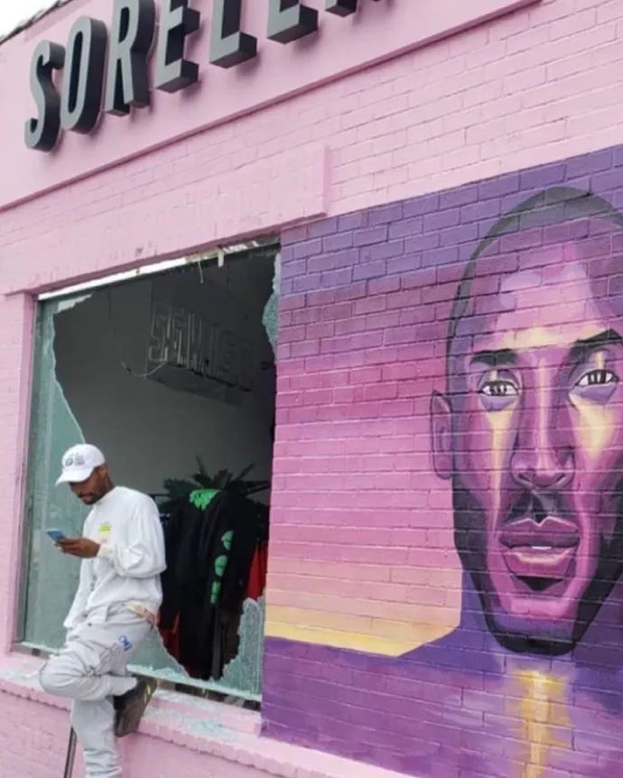 *砸抢打**是美区最新发售方式?黑人做代购真的狂