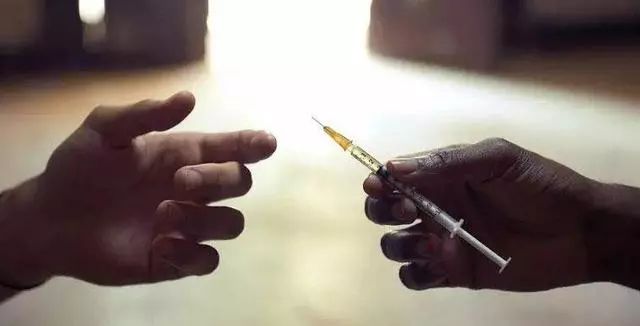 吸毒容易感染艾滋病,为什么说吸毒是传播艾滋病的温床