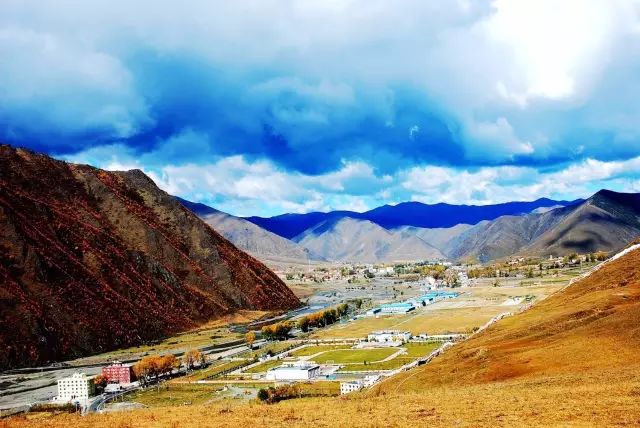 等待一个人来一场说走就走的旅行,等一个人陪我去秋天的腾冲