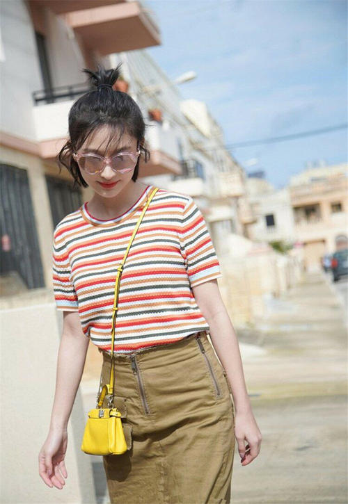 针织衫短袖怎么穿更有高级感,今夏穿这三件短袖时髦又好看