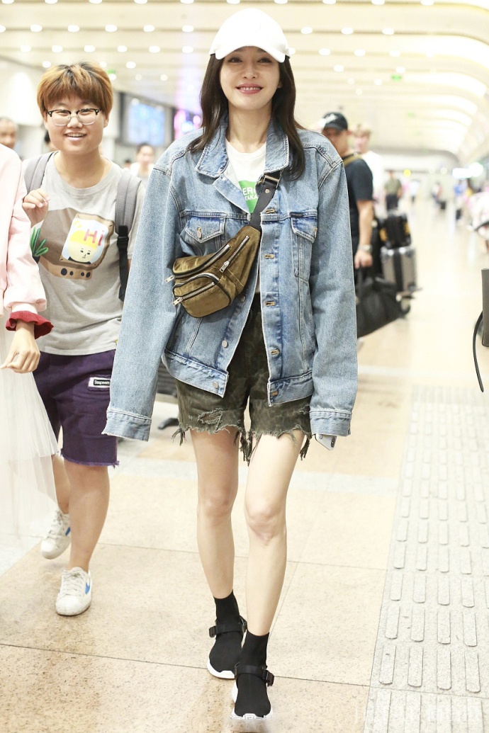 迪丽热巴杨幂穿搭,杨幂迪丽热巴穿衣风格