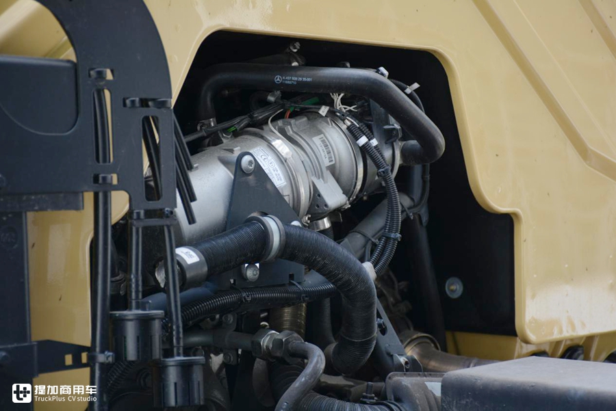 乌尼莫克和阿莫迪罗房车哪个大,阿莫迪罗乌尼莫克u5000房车