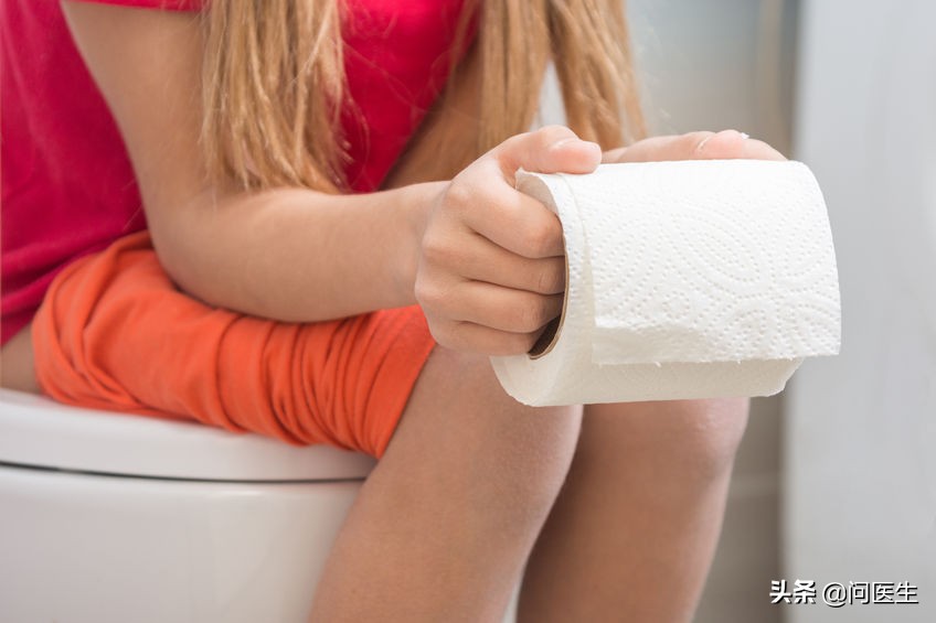 子宫坠胀小便有血啥原因,女性尿尿有血丝全身乏力