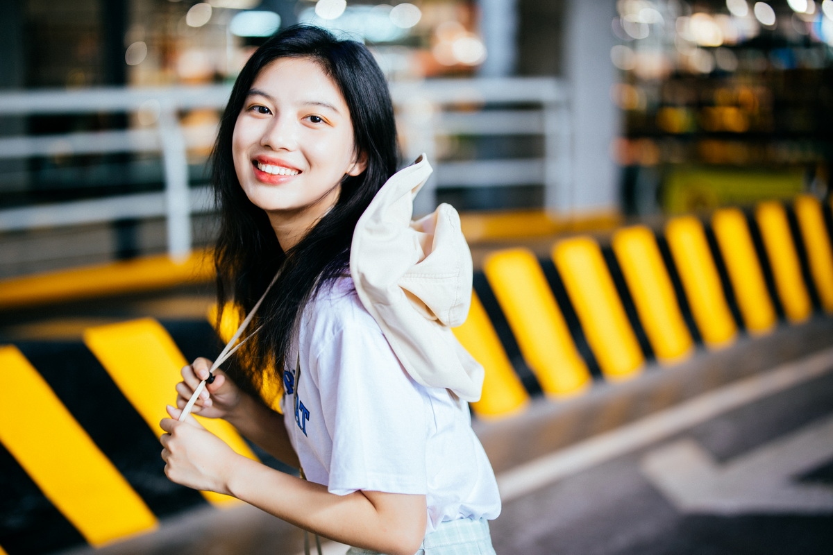 佳能eosr6人像镜头搭配,佳能rf501.2和851.2如何选择